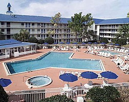 Econolodge Inn and Suites Pool 02